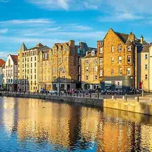  Apartment Spacious 2 Bed, 2 Bath -the Shore, Leith