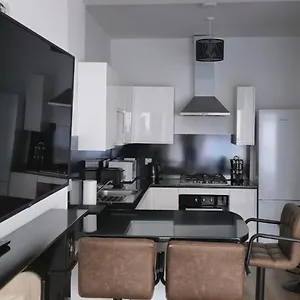  Apartment Montgomery